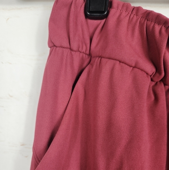 Lululemon Comfy Workleisure Preppy Stretch High-Rise Pants in Mulled Wine 6 - Picture 6 of 13